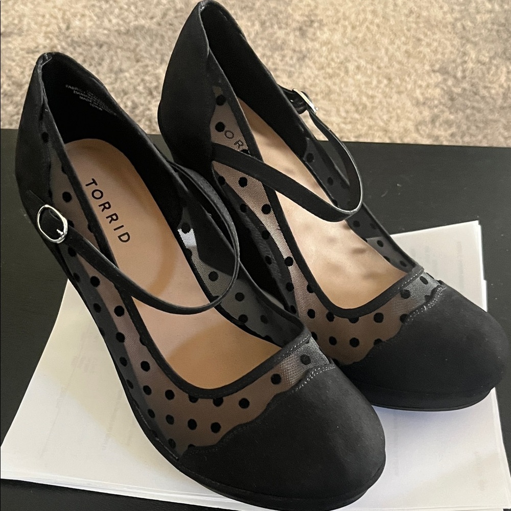Torrid Black Mesh Polka Dot Heels 10ww new